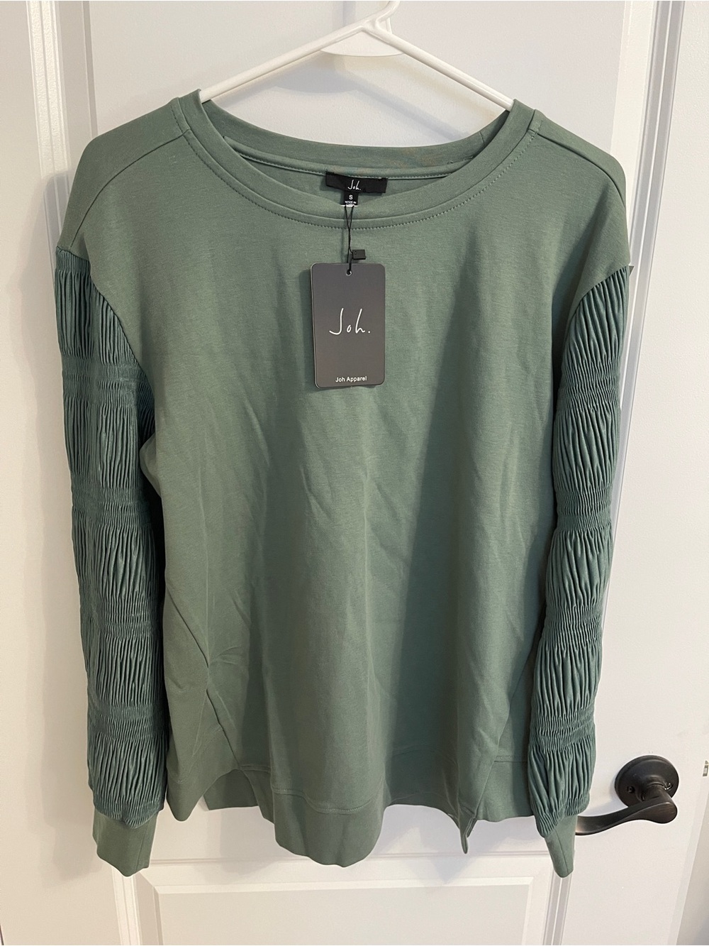 NWT Joh Apparel Olive Green Smocked-Sleeve Women's Long Sleeve Size S